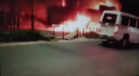 আগুনে ভস্মীভূত বালি বোঝাই ট্রাক