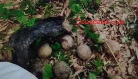 বোমা উদ্ধার ঘিরে রাজনৈতিক তরজা