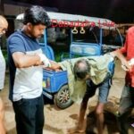 খড়্গপুর যুবকরা মানসিক ভারসাম্যহীন মানুষ কে সাহায্য ক্রছেন