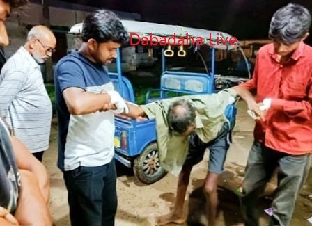 মানবিকতার নজির গড়ল খড়গপুরের যুবকরা  