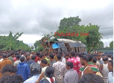 গড়বেতায় ভয়াবহ বাস দুর্ঘটনায় মৃত-৩ আহত ১৭