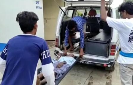 সাপের কামড়ে ওঝাগিরিতে মৃত্যু চন্দ্রকোনায় 