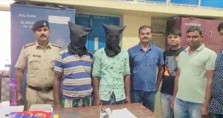 বাংলা-বিহার সীমান্ত থেকে আগ্নেয়াস্ত্র সহ ধৃত ২