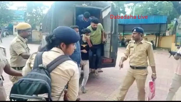 টাওয়ার বসানোর নামে টাকা আত্মসাৎ গ্রেফতার ১৫