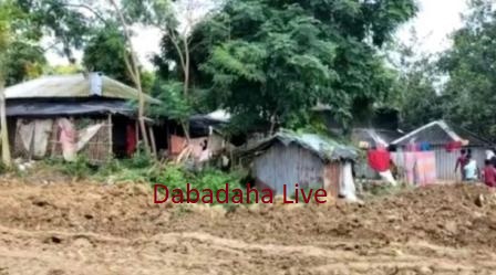 থমকে গেল বিদ্যাসাগরের পুকুরপাড় ঘেরার কাজ