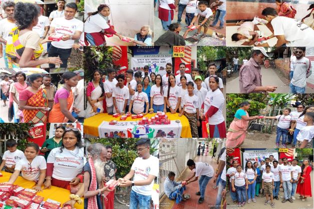 বাঙালীর শ্রেষ্ট উৎসবে নজির গড়লো খুদে সমাজসেবীরা