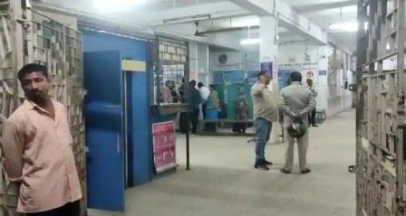 ডাম্পারের চাকায় পৃষ্ট ঠাকুমা ও নাতনি