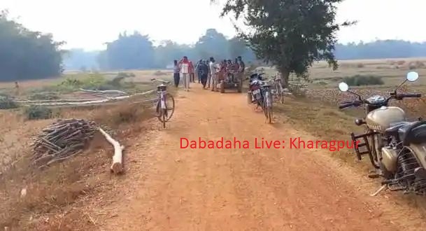 পুলিশের হাতে গ্রেফতার অবৈধ গাছকাটা ঠিকাদার