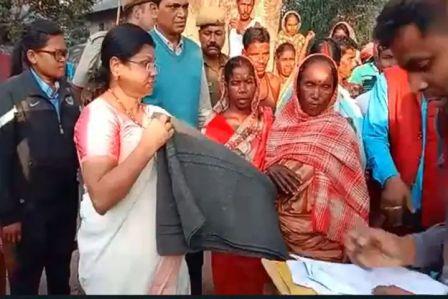 পাকা বাড়ির উপভোক্তা তালিকায় বাদের নির্দেশ শাসকের 