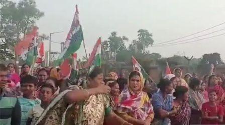 বন্দর কর্তপক্ষের বাধা সত্বেও বিদ্যুৎ সংযোগ গ্রামে