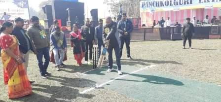 নক আউট ক্রিকেট টুর্ণামেন্ট শিলিগুড়িতে