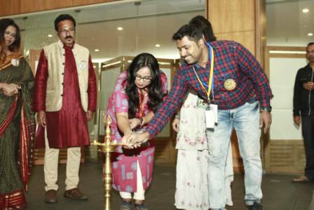 উপলব্ধি আয়োজিত ভিজ্যুয়াল আর্ট এক্সিবিশন