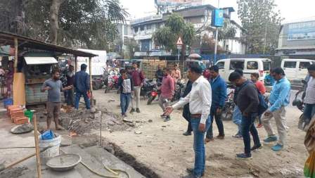 হাইড্রেনের কাজ পরিদর্শনে ডেপুটি মেয়র