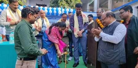 ঠাণ্ডা পানীয় জলের কিয়স্ক উদ্বোধনে জেলা শাসক