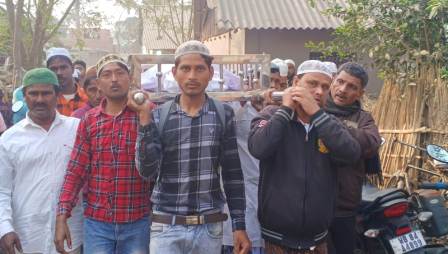 শ্রমিক যুবকের কফিনবন্দি দেহ পৌঁছালো গ্রামে