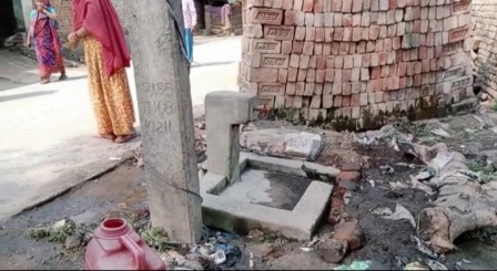 দুর্গন্ধযুক্ত পানীয় জল সরবরাহে বিক্ষোভ স্থানীয়দের