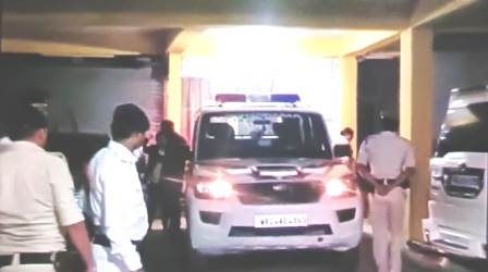 গেস্ট হাউজের আড়ালে মধুচক্র আটক ২