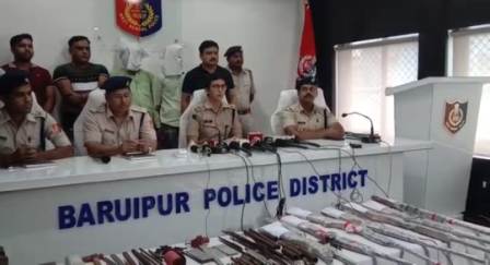 খরিদ্দার সেজে অস্ত্র কারাখানার হদিশ পেল পুলিশ