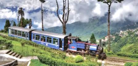 পর্যটকদের ভিড় হিমালয়ান সাফারির আকর্ষণ