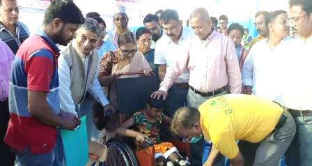 বিশেষ চাহিদা সম্পন্ন ব্যক্তিদের কৃত্রিম অঙ্গ বিতরণ