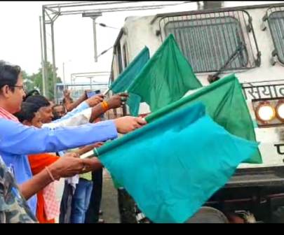 নকশালবাড়ি স্টপেজ কাঞ্চনকন্যা এক্সপ্রেসের
