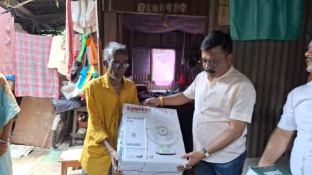 হ্যারিকেনের বদলে বিদ্যুৎ ও খাদ্য পরিষেবা