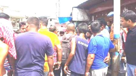 প্রকাশ্য দিবালোকে খুন, ব্যাপক চাঞ্চল্য এলাকায়