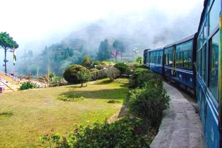 গরম বাড়ছে পাহাড়ে ভিড় বাড়ছে