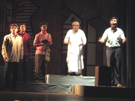 মধ্যমগ্রাম দর্পণের নাট্যানুষ্ঠান