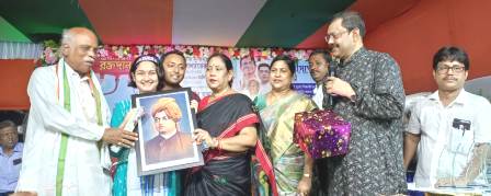 রক্তদান শিবির সহ কৃতি পড়ুয়াদের সংবর্ধনা