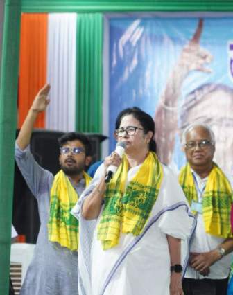 চোট মুখ্যমন্ত্রীর, ফিরে এসএসকেএমে চিকিৎসা