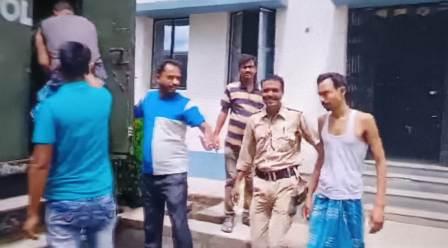 দেগঙ্গায় বোমা বিস্ফোরণ কান্ডে তৃণমূল সমর্থক  মৃত