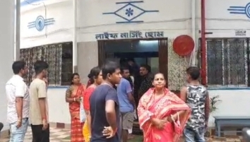 ডাক্তারের গাফিলতিতে সঙ্কটাপন্ন প্রসূতি চিকিৎসাধীন