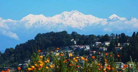 সিকিমে ভাঁটা দার্জিলিং-এ জোয়ার পর্যটকদের