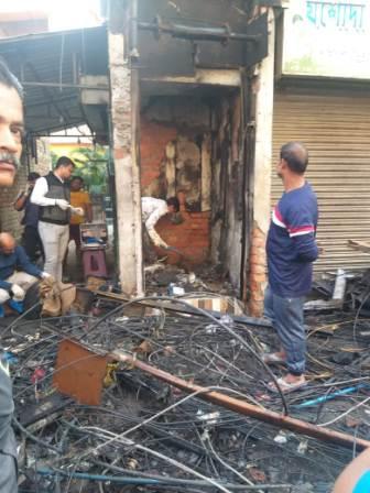 কেষ্টপুরে মর্মান্তিক বিধ্বংসী অগ্নিকাণ্ড