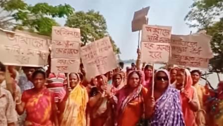 নির্বাচনের মুখে রাস্তা ও নদী বাঁধ সংস্কারের দাবি