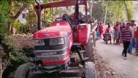 মাটির গাড়ীর চাকায় পিষ্ট হয়ে মহিলার মৃত্যু