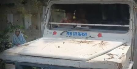 ট্রেকার দুর্ঘটনায় মহিলার মৃত্যু