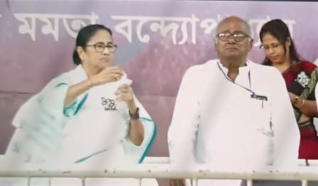 সৌগত রায়ের সমর্থনে খড়দহের জনসভায় মুখ্যমন্ত্রী