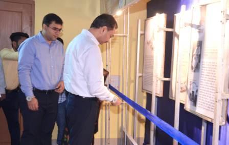 রাখি বন্ধন উৎসবে প্রদর্শনীর উদ্বোধনে জেলা শাসক