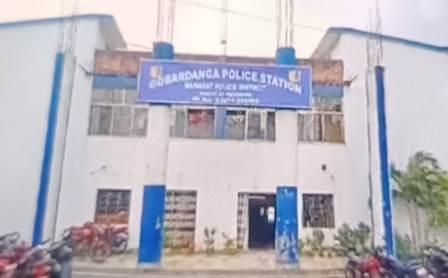 চৌর্যবৃত্তির অপরাধে ধৃত ৩