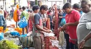 কোলাঘাটের ফুলের বাজার স্বাভাবিক