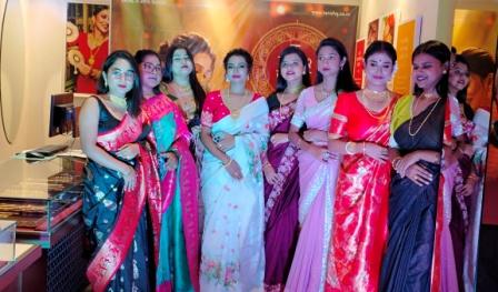 হাবড়ায় আলোময়ী তানিস্ক