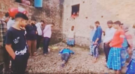 বিদ্যুৎপৃষ্ঠ হয়ে মৃত্যুতে এলাকায় চাঞ্চল্য