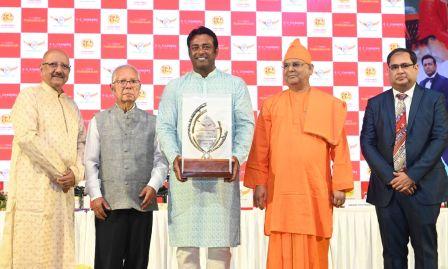 লিয়েন্ডার পেস পি সি চন্দ্র – ২০২৫ পুরষ্কৃত