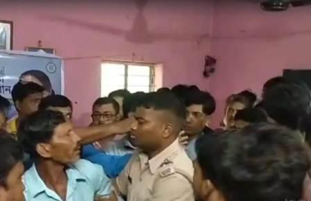 আমাদের পাড়া আমাদের সমাধান ক্যাম্পে সংঘর্ষ