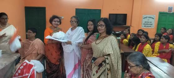 বৃদ্ধাশ্রমে আগমনীর অনুষ্ঠান