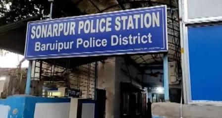 ধর্ষণ ও ব্ল্যাকমেলের অভিযোগে ধৃত সরকারি আধিকারিক 