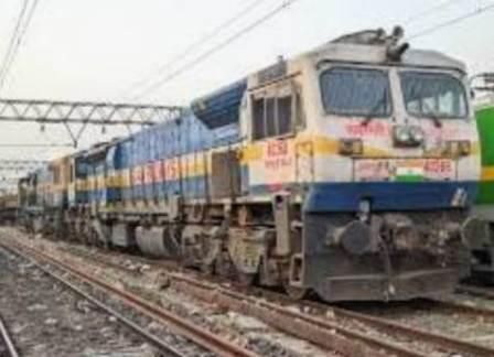 ডিজেল ইঞ্জিন বদলের পথে রেল মন্ত্রক