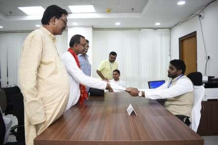 নির্বাচনী সংক্রান্ত মনোনয়ন পেশ